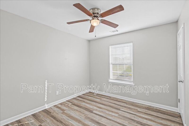 3 bedroom near Garden City property image
