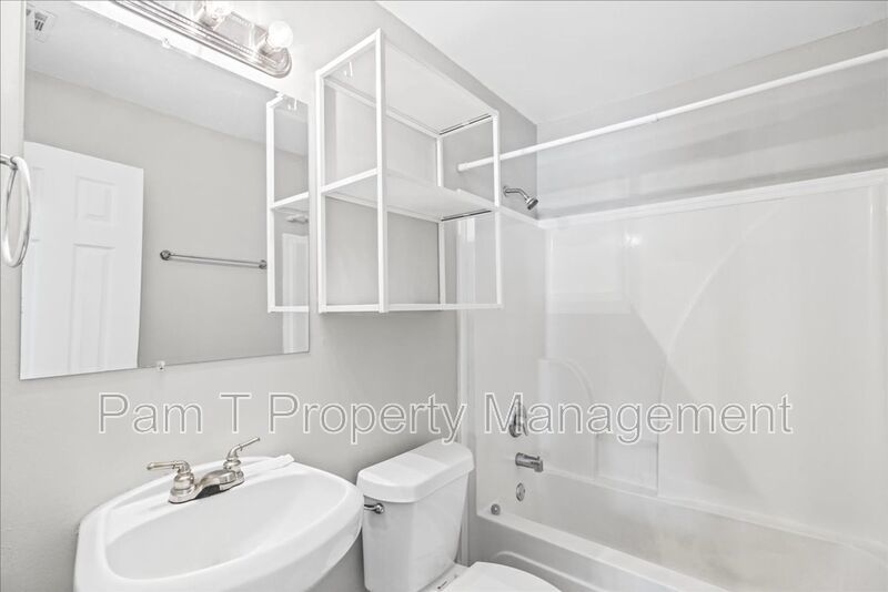 3 bedroom near Garden City property image