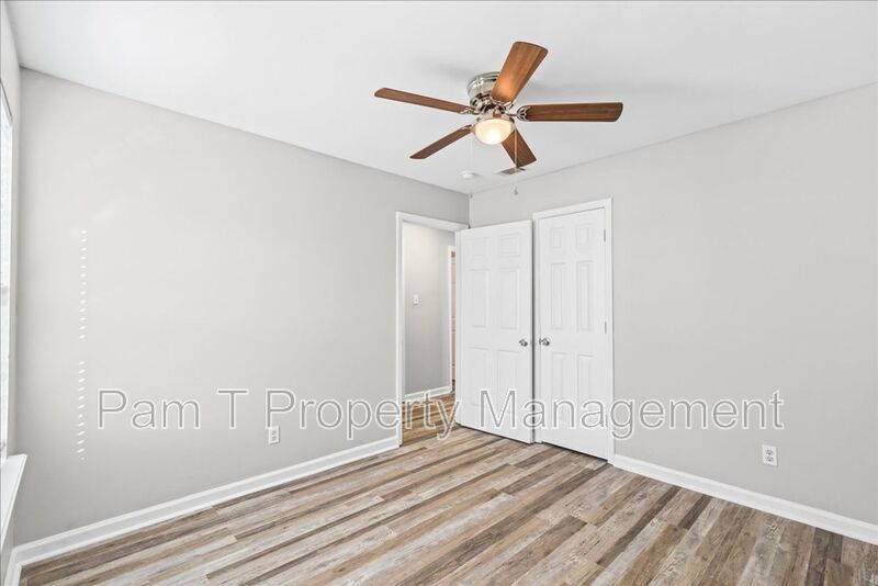 3 bedroom near Garden City property image