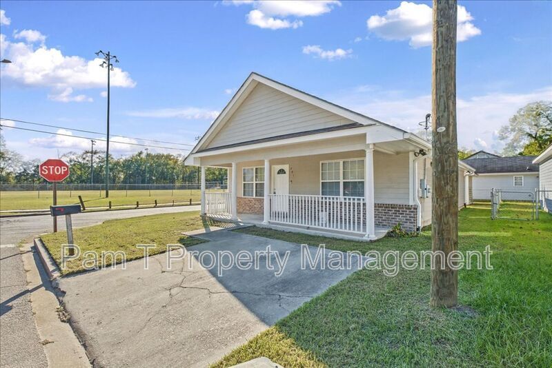 3 bedroom near Garden City property image