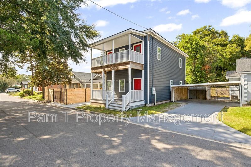 Completely renovated 4 bedroom home with all the bells and whistles property image