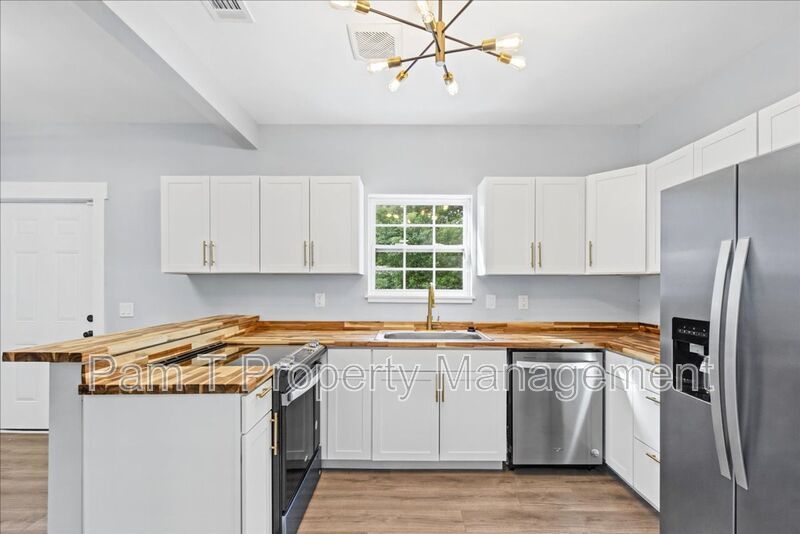 Completely renovated 4 bedroom home with all the bells and whistles property image