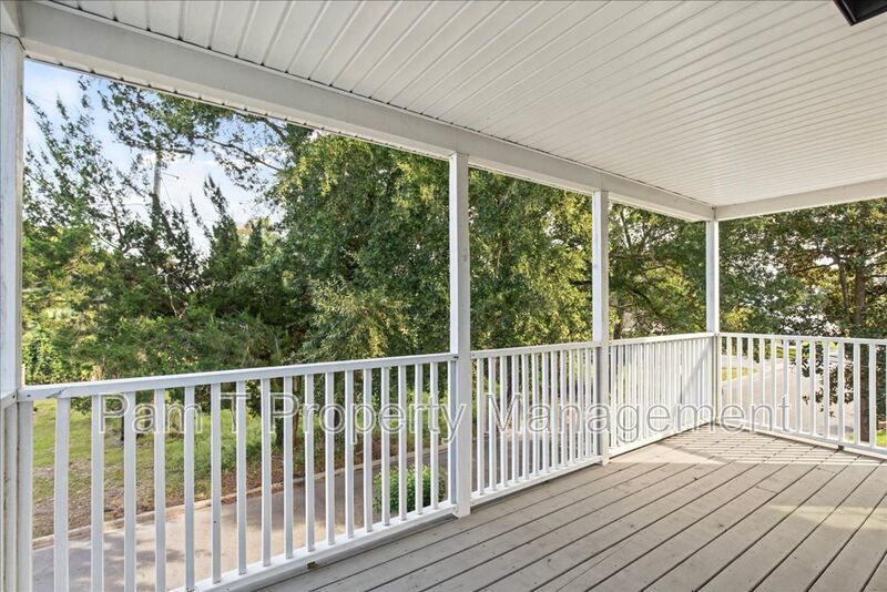 Completely renovated 4 bedroom home with all the bells and whistles property image