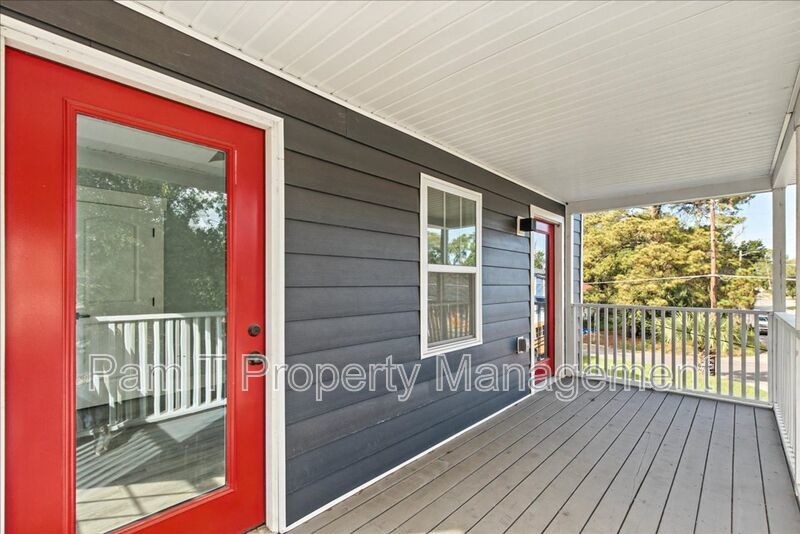 Completely renovated 4 bedroom home with all the bells and whistles property image