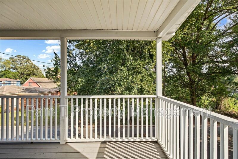 Completely renovated 4 bedroom home with all the bells and whistles property image