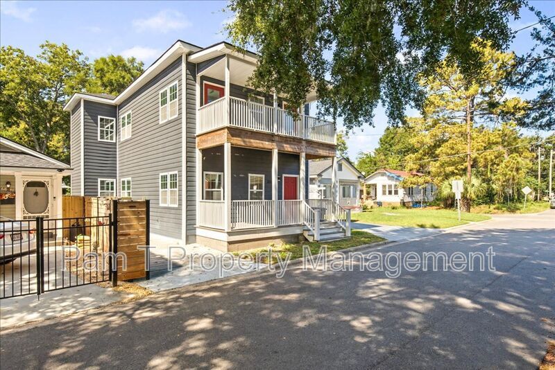 Completely renovated 4 bedroom home with all the bells and whistles property image