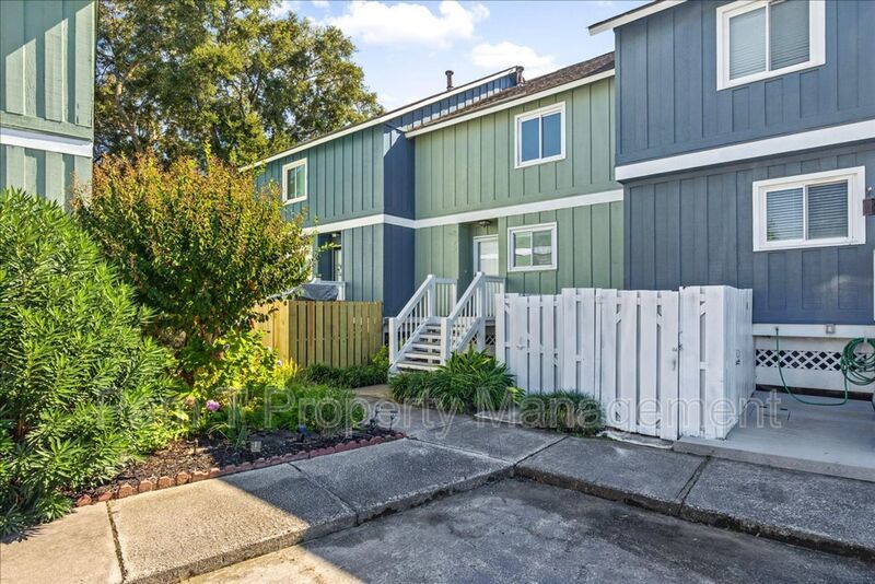 Stunning Waterfront Townhome in Gated Community – Deep-Water Views, Community Dock & Pool! property image